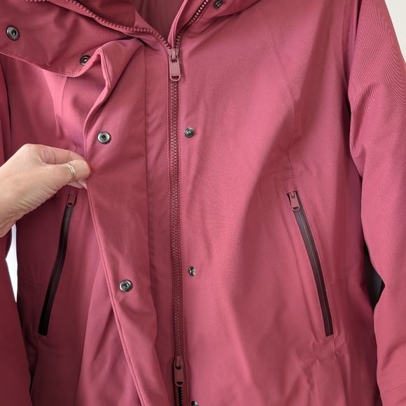 Athleta Rainout Outbound Parka M Decadent Red - Picture 9 of 16